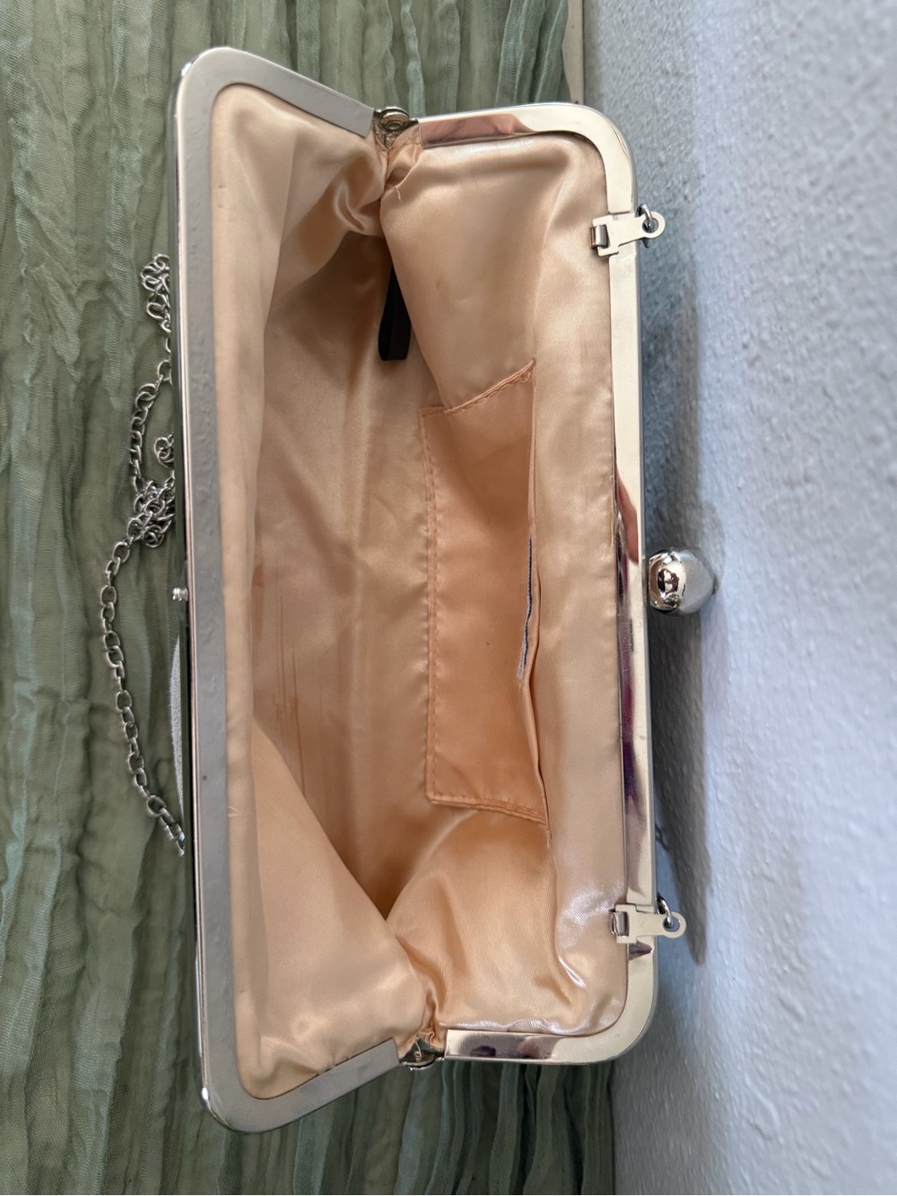ANTONIO MELANI Champagne Gold Frame-Clasp Clutch - Picture 3 of 4